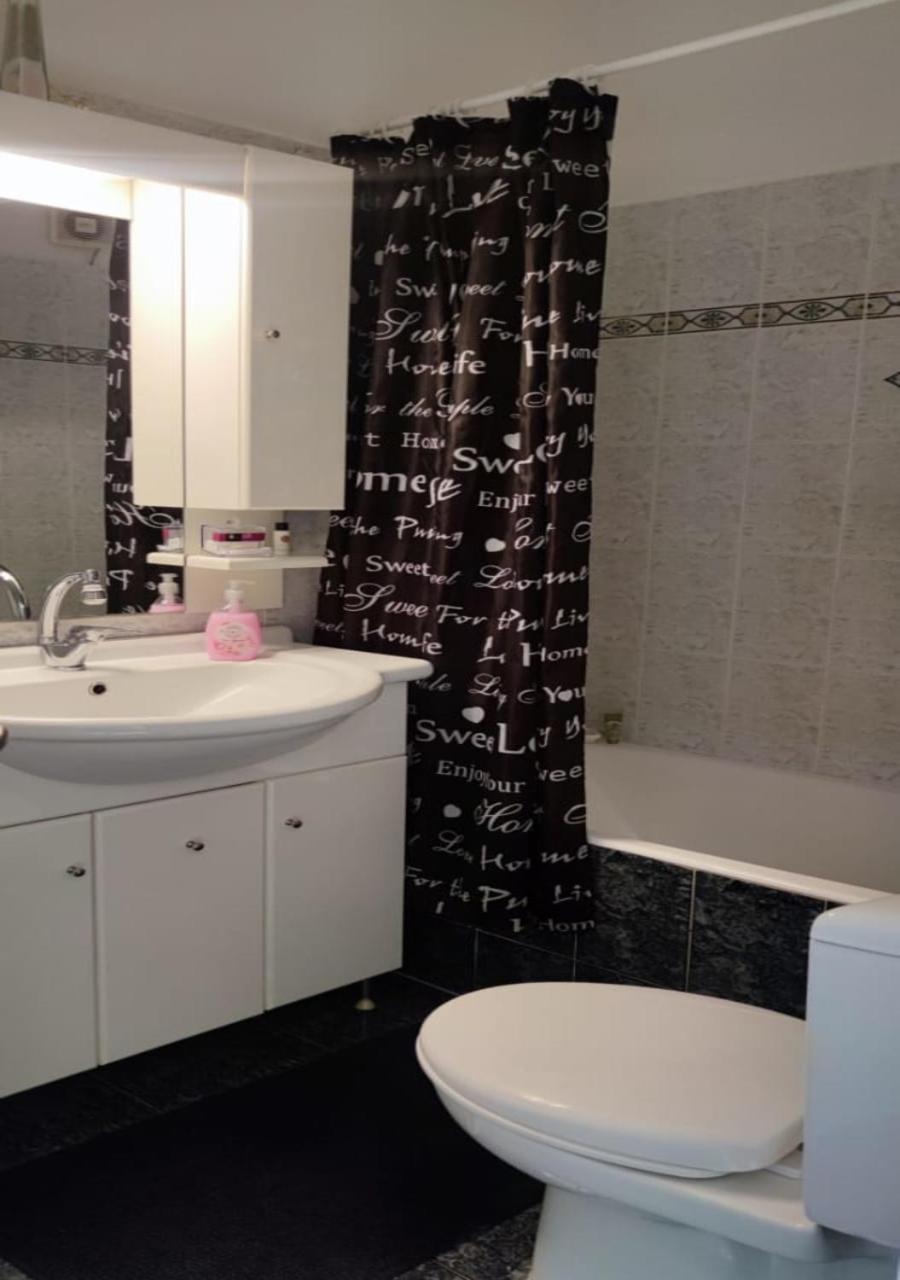 Apartment In A Quiet Location. Афины Экстерьер фото