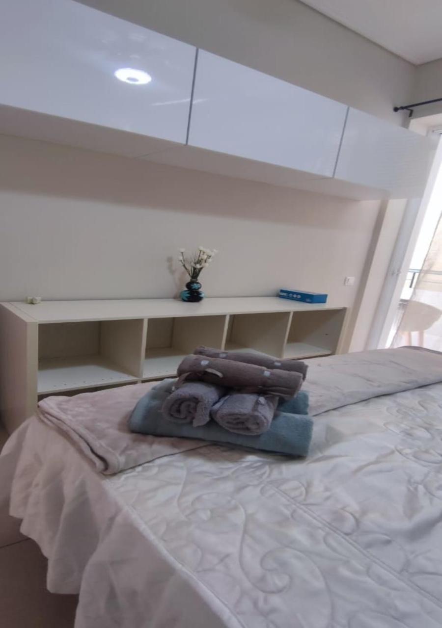 Apartment In A Quiet Location. Афины Экстерьер фото